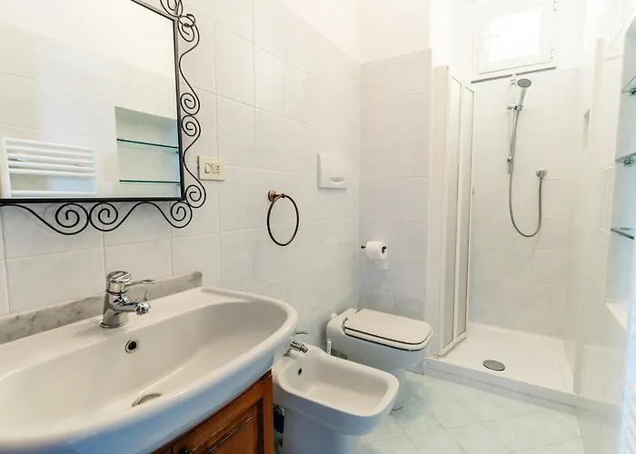 Apartment 4 Beds-sea View With Private Garage *